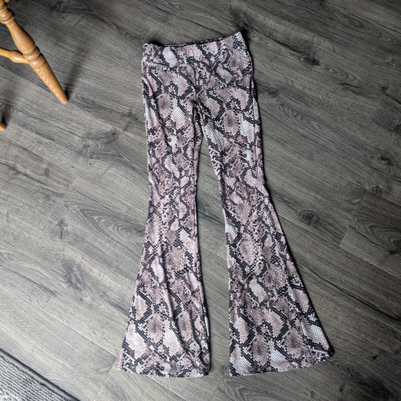 no boundaries bell bottoms